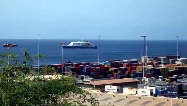 Cruise passengers appeal for help after suspected hantavirus outbreak