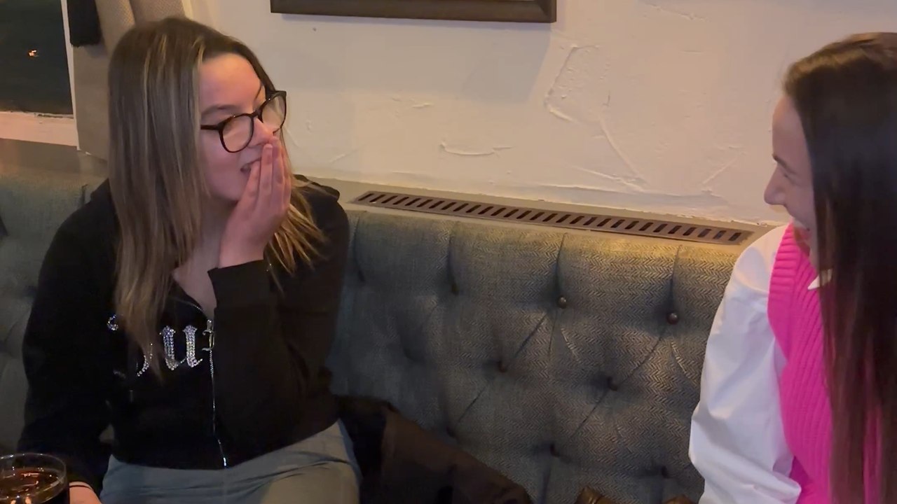 Girl is amazed by her fun aunt's unexpected visit *heartwarming family gathering*