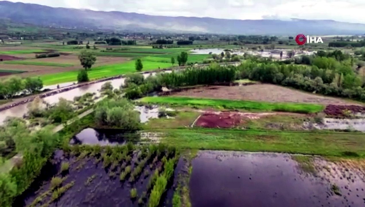 Tokat’ta yollar çöktü, sular altında kalan tarım arazileri dron ile görüntülendi