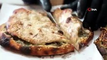 Yeniler onu Anadolu Pizzası diye bilse de o geçmişi 1939’a dayanan Anadolu'nun ünlü yağ somunu