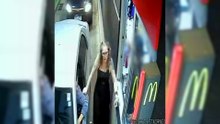 Cliente dá tapa na cara de atendente após perceber cebola no lanche do McDonalds