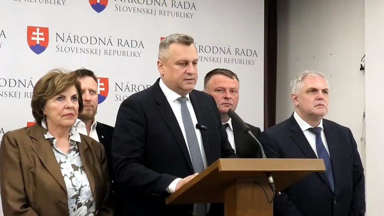 ZÁZNAM: Danko: SNS plánuje navrhnúť úpravu, aby starostami mohli byť iba občania SR
