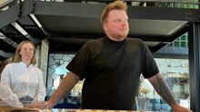 Así es el restaurante Alchemist de Copenhague y su comida distópica: plásticos del mar, pollos enjaulados...