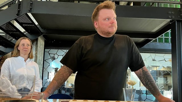Así es el restaurante Alchemist de Copenhague y su comida distópica: plásticos del mar, pollos enjaulados...