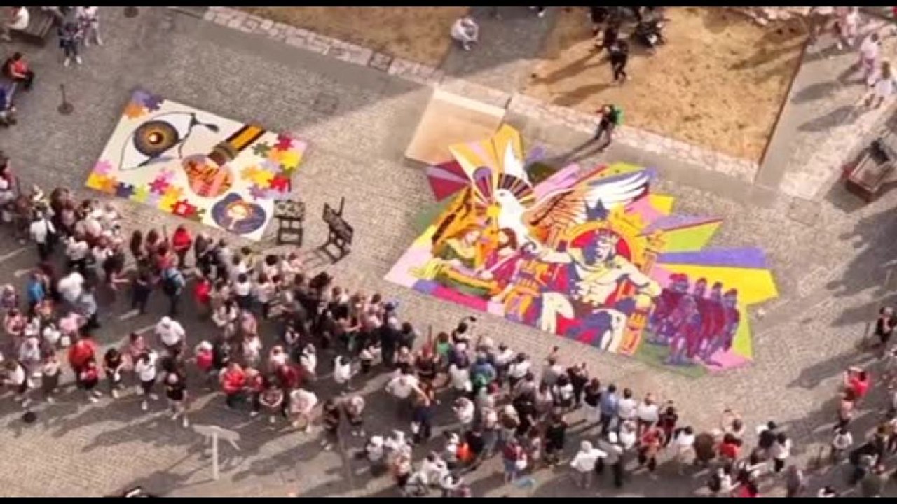 Le infiorate di Spello, nel borgo umbro la natura diventa arte