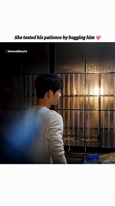 She_tested_his_patience_by_hugging_him___Vincenzo___#kdrama_#songjoongki_#jeonyeobeen(480p)