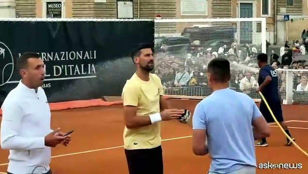 Internazionali di Roma, folla per Djokovic a Piazza del Popolo