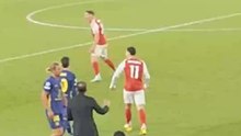 La rabia de Marcos Llorente en el saludo final con Simeoe