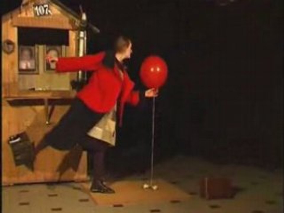 "Y'a quelque chose qui clenche" - Cie Les Pieds dans la Lune