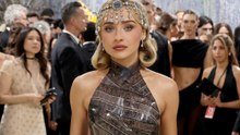 Which Hollywood legend inspired Sabrina Carpenter's Met Gala dress?