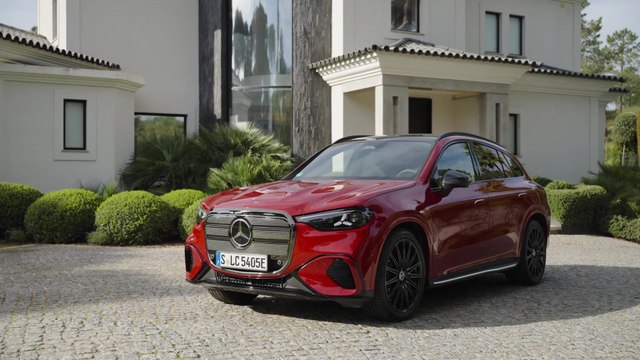 Mercedes-Benz GLC 400 4MATIC with EQ Technology Design Preview in Patagonia red
