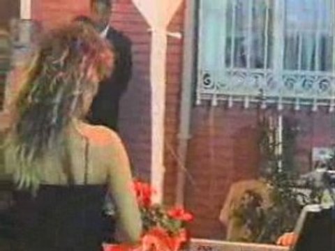 Saadet Erdoğan - Acı Veriyor (Hande Yener)