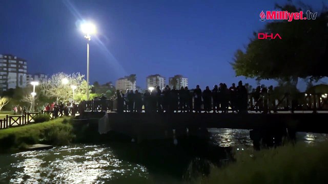 Yer: Antalya! Sabahın köründe yüzlerce kişi aynı şey için sahile akın etti: Her sene yapmaya çalışıyoruz