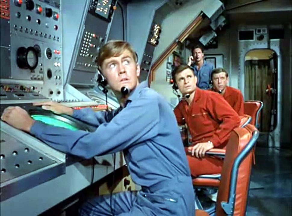 Voyage To The Bottom Of The Sea - 2x17 - The Phantom Strikes