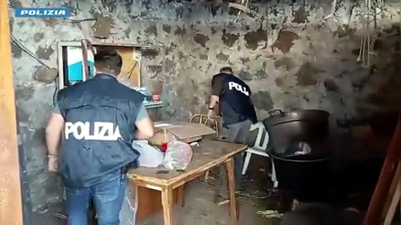 Adrano, maxi sequestro di armi: 4 arresti. In campo anche il georadar