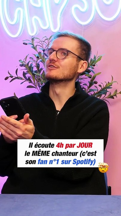 Elle écoute 4h PAR JOUR le MÊME chanteur (c'est son fan n°1 sur Spotify) 😂😂