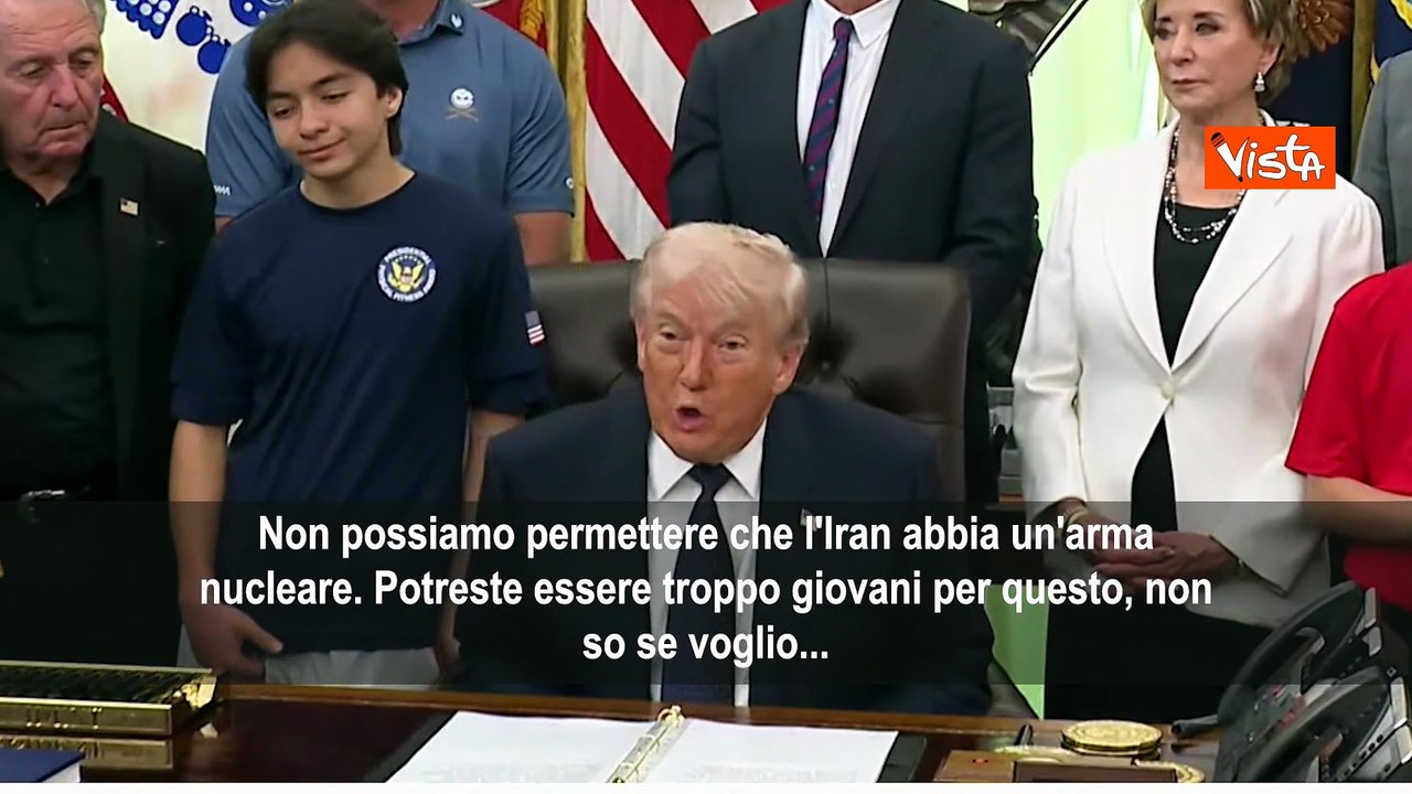 Trump parla di guerra Iran con bambini nello Studio Ovale: Forse siete troppo giovani per questo