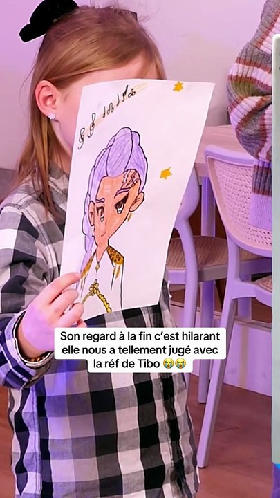 Son regard à la fin c'est hilarant, elle nous a tellement jugé avec la réf de Tibo 😂😂