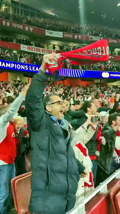 20 anni dopo, l'Arsenal è in finale di Champions League: impazza la festa all'Emirates Stadium