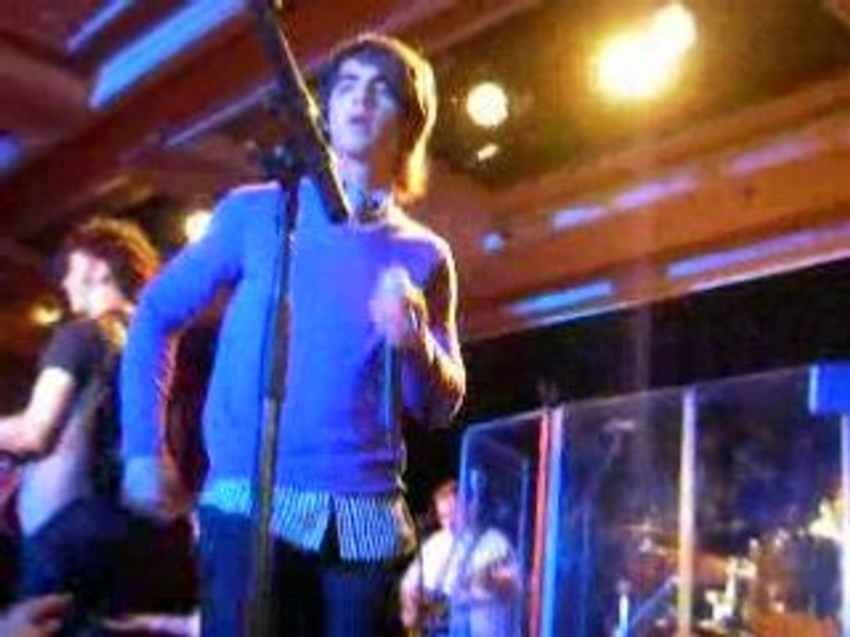 Showcase Privé JB - When you look me in the eyes