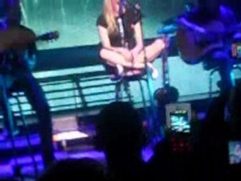 Avril Lavigne - The Best Damn Tour Paris