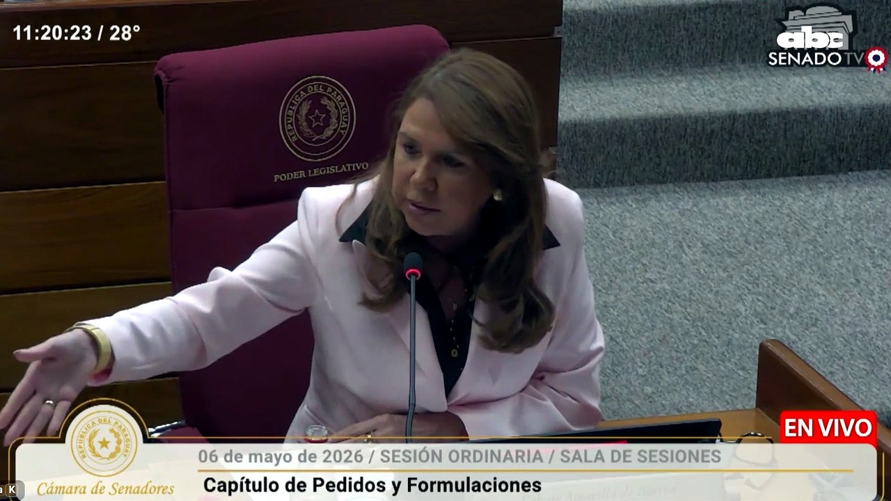 Celeste Amarilla reacciona al ingreso de voluntarios de la Cruz Roja