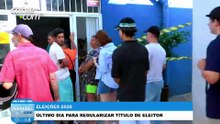 População lota cartório eleitoral para atualização do título de eleitor