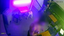 Casal é flagrado em momento íntimo em hamburgueria no Paraná; vídeo