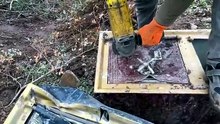 Nous avons découvert de vieux coffres-forts abandonnés grâce à un détecteur de métaux !