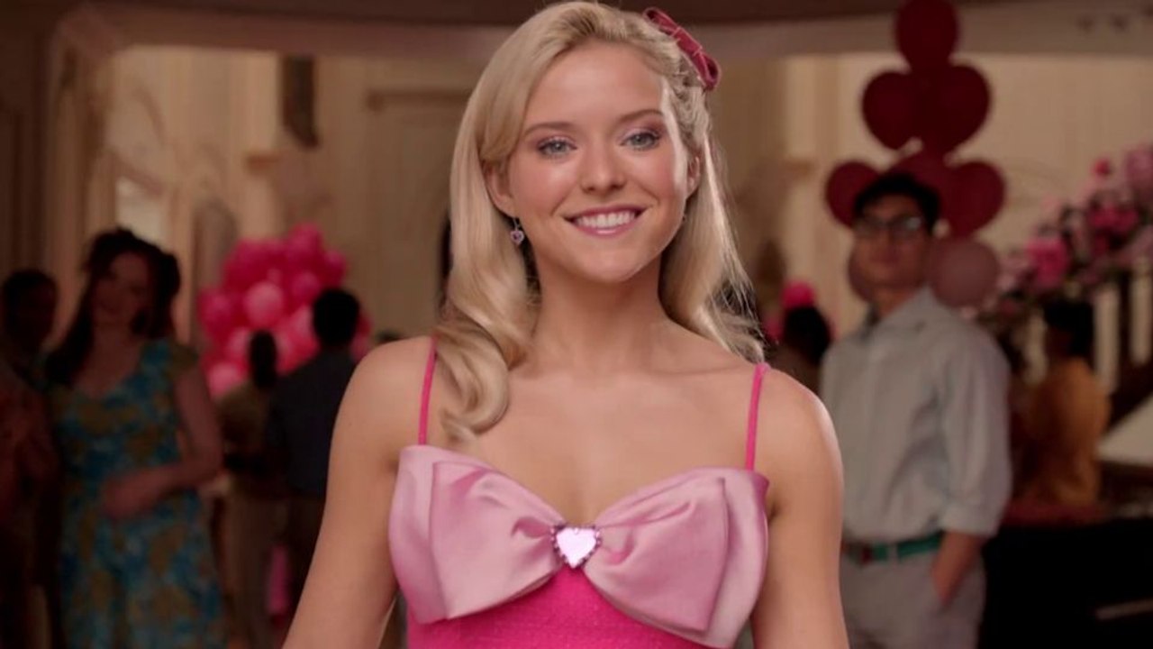 Elle Trailer DF