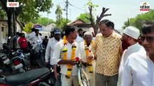 21 घंटे बाद जेल से रिहा हुए किसान पिता-पुत्र, कांग्रेस ने बग्घी में बैठाकर निकाला जुलूस