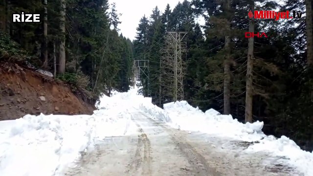 Burası Türkiye! Mayıs ayında kar sürprizi: Kar 1 metreyi aştı, araçlar yollarda kaldı