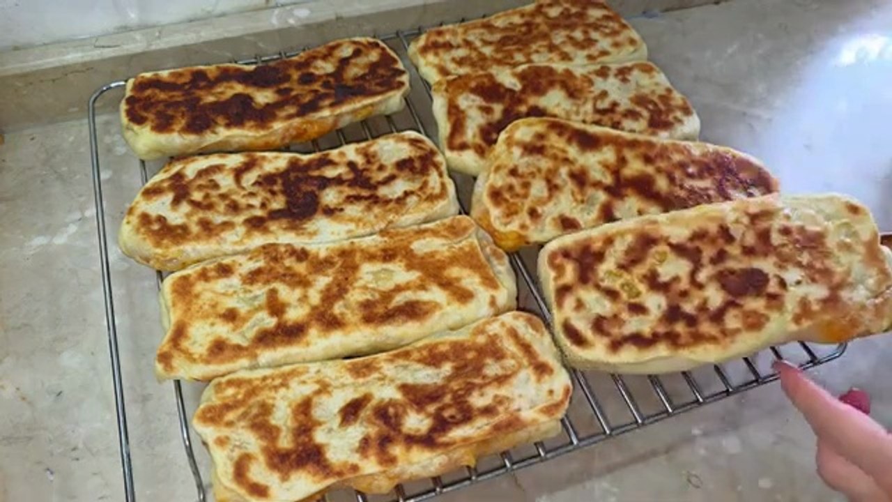 BU BÖREK BİR BAŞKA GÜZEL 👉O KADAR KOLAY ve LEZZETLİ Kİ HEP YAPMAK İSTEYECEKSİNİZ