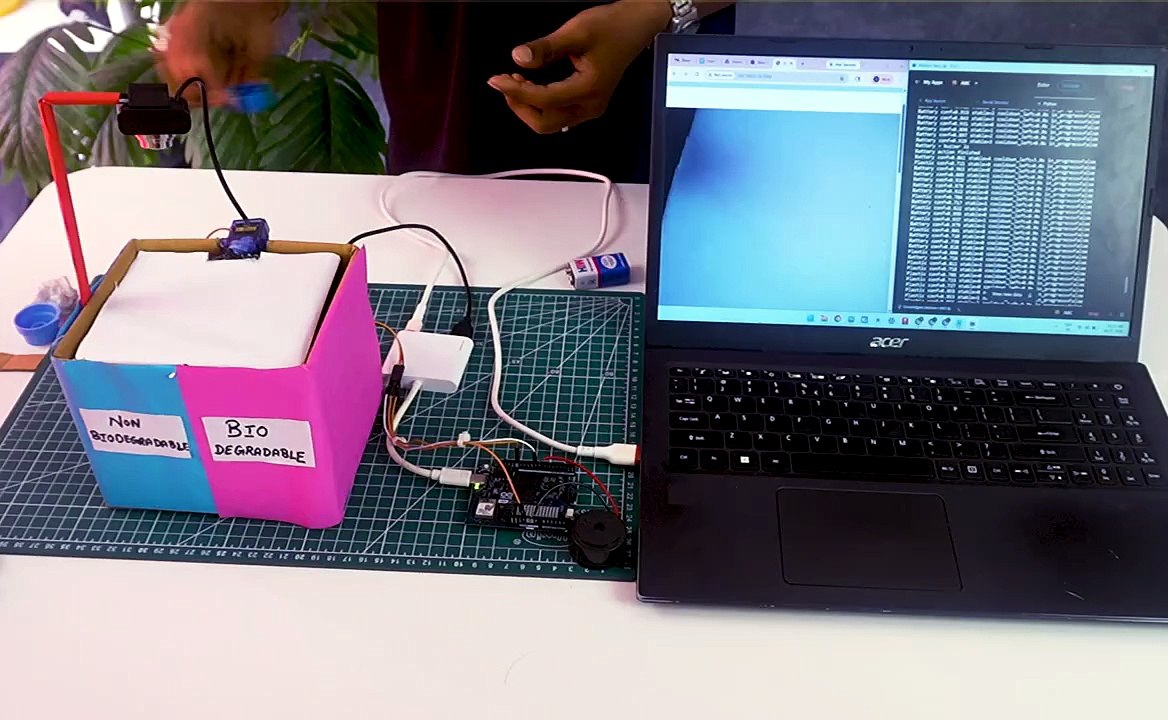 Automatic Waste Segregation System Using Arduino UNO Q