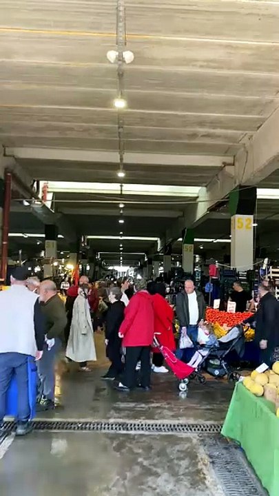 İzmit Doğu Kışla Perşembe Pazarı'nda fiyatlar yükseldi