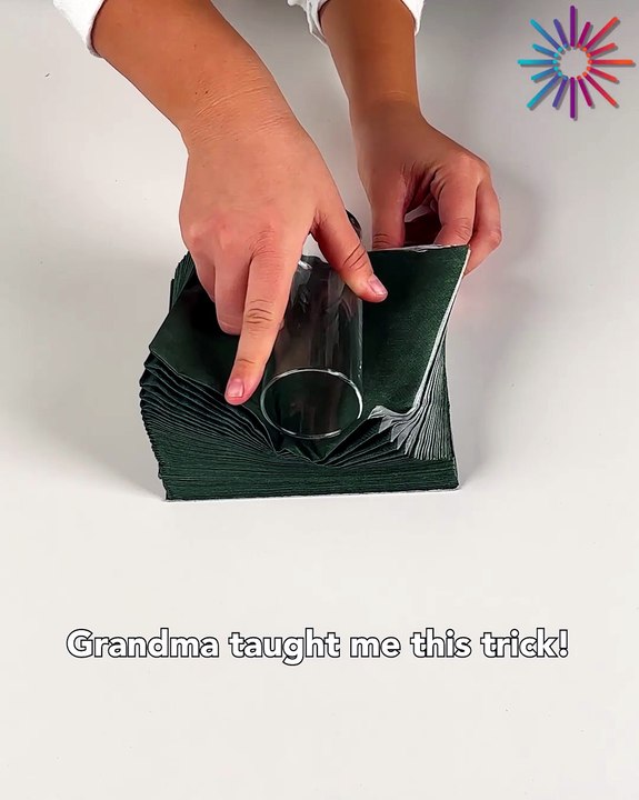 Easy napkin hack😍