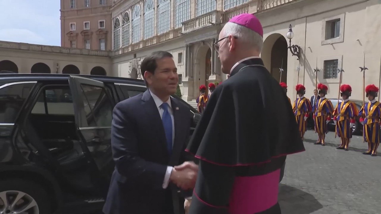 Pope Leo and Rubio Share Genuine CHEMISTRY at the Vatican,  But It's the Gift That Has Everyone TALKING
