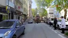 Park halindeki otomobil alev alev yandı