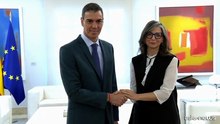 Sanchez conferisce l'Ordine al Merito civile a Francesca Albanese