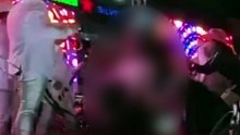 🔥😳 El concierto de Los Rieleros del Norte en Chihuahua fue interrumpido luego de que se registrara una pel3a entre bailarinas sobre el escenario. El desorden obligó a cancelar la presentación antes de tiempo.