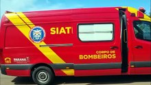 Motorista se assusta com caminhão e bate carro contra poste no São Cristóvão