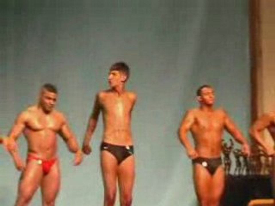 Posing Bodybuilding Drole !