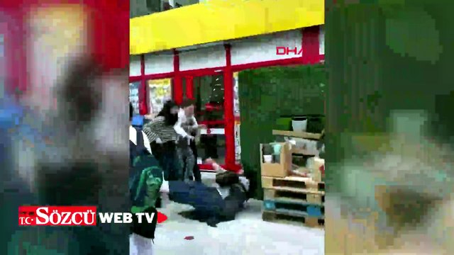Market çalışanı ile müşterinin kavgası kamerada