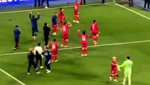 ¡Así celebró el Rayo Vallecano en el terreno de juego la celebración por se finalista europeo!