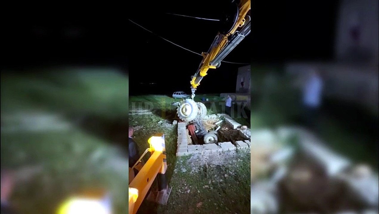Bozova'da Park Halindeki Traktör Devrildi: Maddi Hasar Oluştu