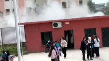Şanlıurfa’da Okul Yanında Bina Yıkımı Paniğe Yol Açtı