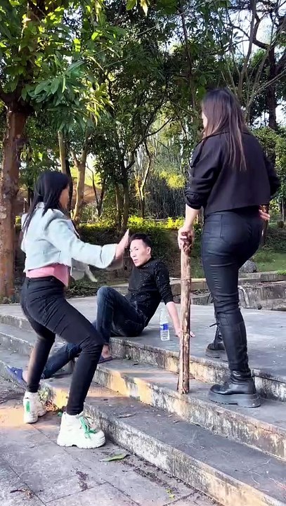 Funny grils 🤣