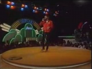 Gonzaguinha Performando 'O Que É, O Que É' 🎶