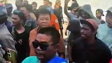 Datangi Kantor Gubernur Ratusan Sopir Truk Bersuara