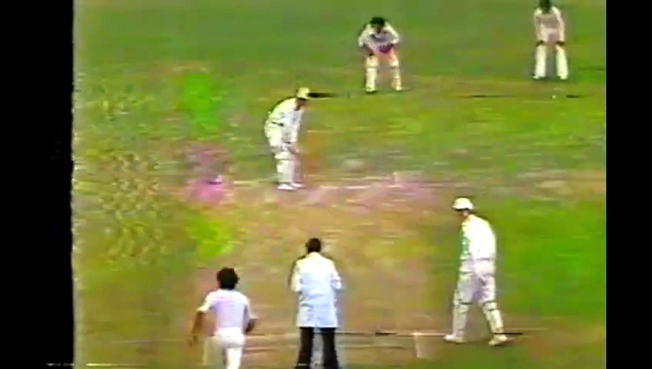 Imran Khan Bowled Bruce Edgar at Auckland  vs New Zealand 3rd Test  in Feb 1979